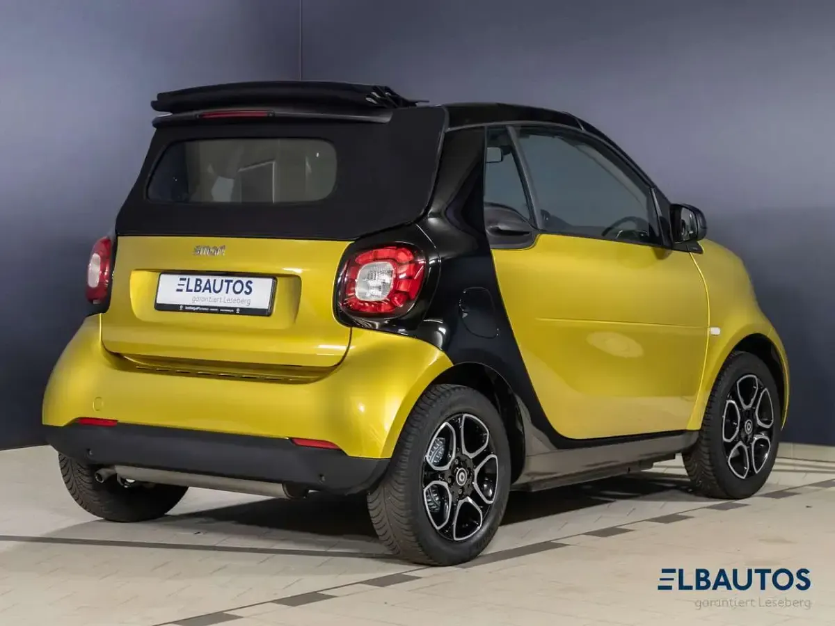 Gebraucht Smart ForTwo Cabrio Passion 90 PS (66 kW) 2018 Blacktoyellow Cabrio