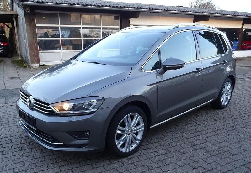 Grau Gebraucht 2015 VW Golf Sportsvan Highline Van / Kleinbus | 12.900 € (Fairer Preis) - Bild 1/4