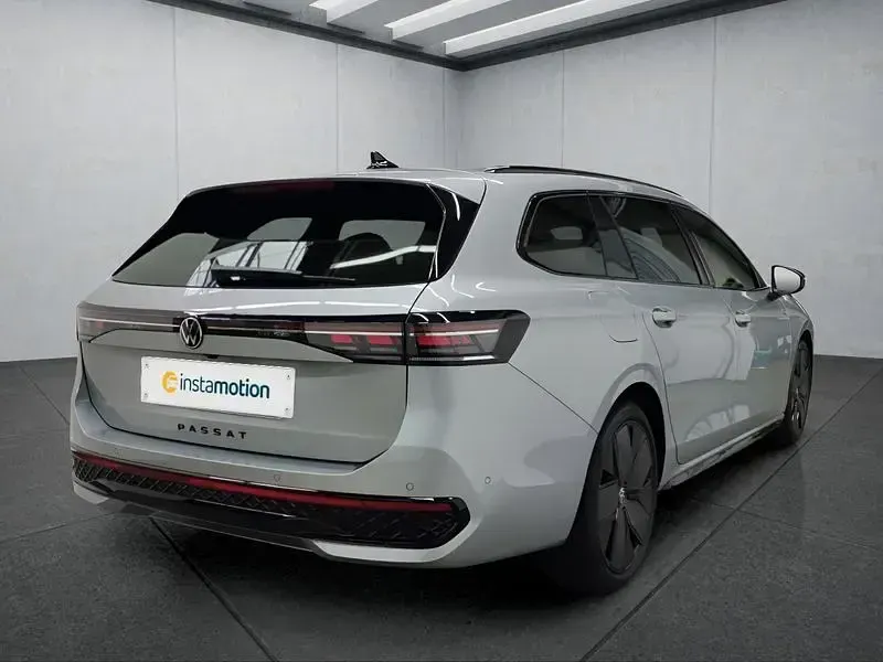 Neu VW Passat 265 PS (194 kW) 2026 Silber Kombi