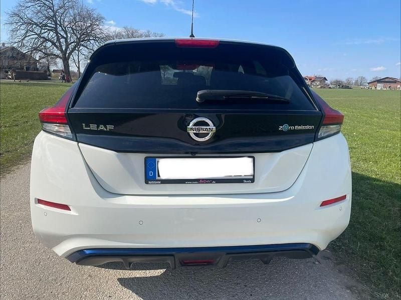 Gebraucht Nissan Leaf 110 kW (150 PS) 2018 Weiß Kleinwagen