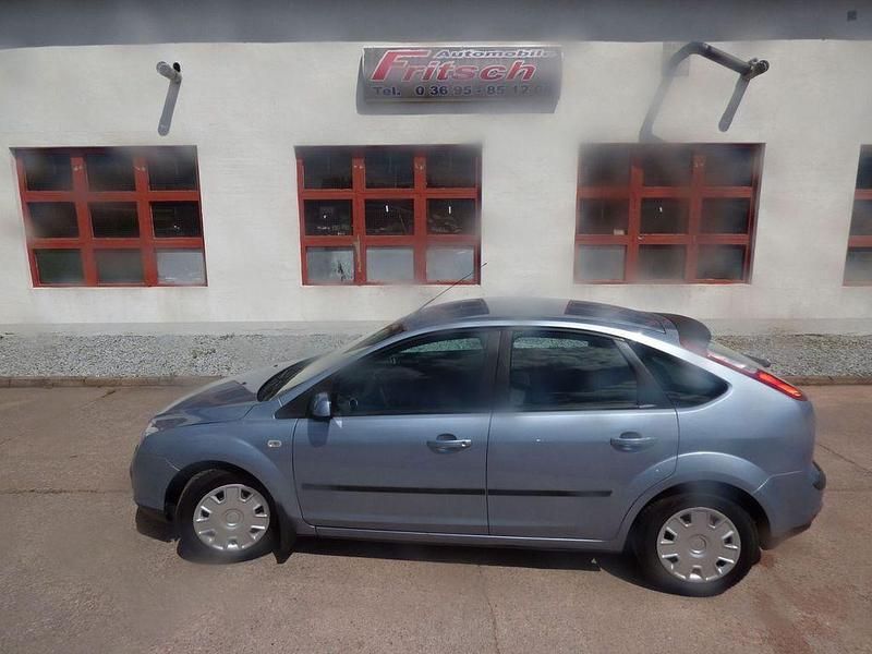 Blau Gebraucht 2007 Ford Focus Fun X Limousine | 3.400 € (Fairer Preis) - Bild 1/4