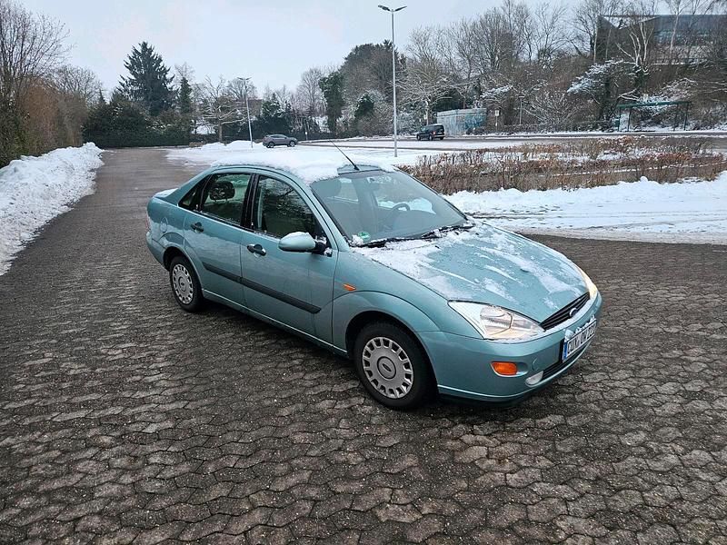 Gebraucht Ford Focus 101 PS (74 kW) 2000 Grün Limousine