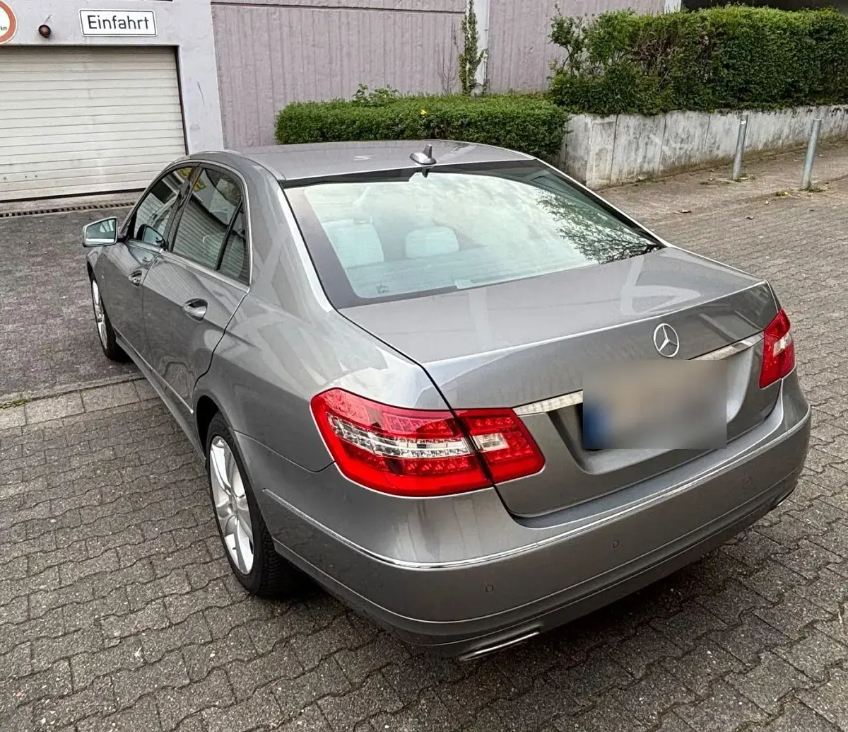 Gebraucht Mercedes E220 Elegance 170 PS (125 kW) 2012 Silber Limousine