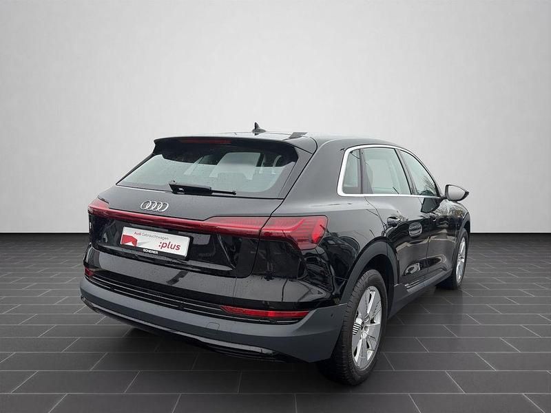 Gebraucht Audi e-tron Ambiente 230 kW (313 PS) 2022 Brillantschwarz SUV