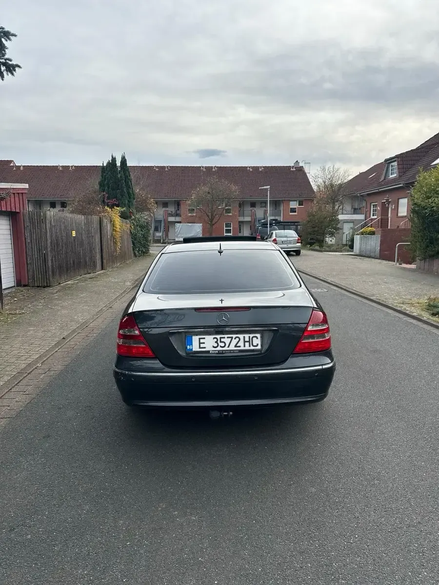 Gebraucht Mercedes E270 177 PS (130 kW) 2004 Limousine