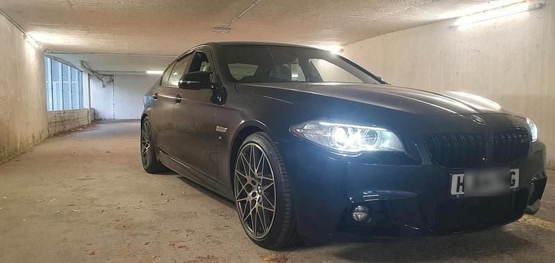 Blau Gebraucht 2015 BMW 535 Limousine | 8.950 € - Bild 1/4