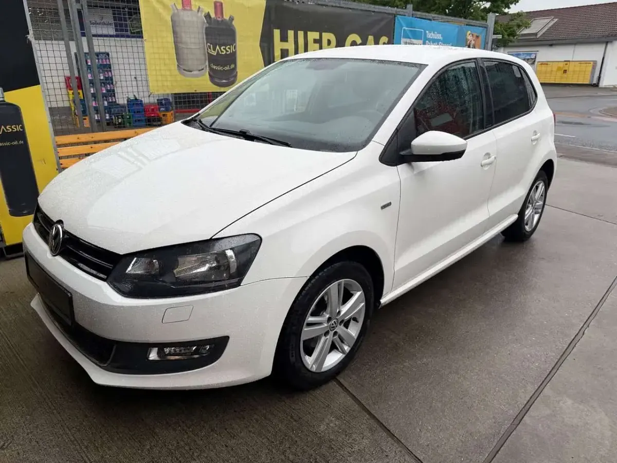 Gebraucht VW Polo Life 69 PS (50 kW) 2014 Weiß Kleinwagen