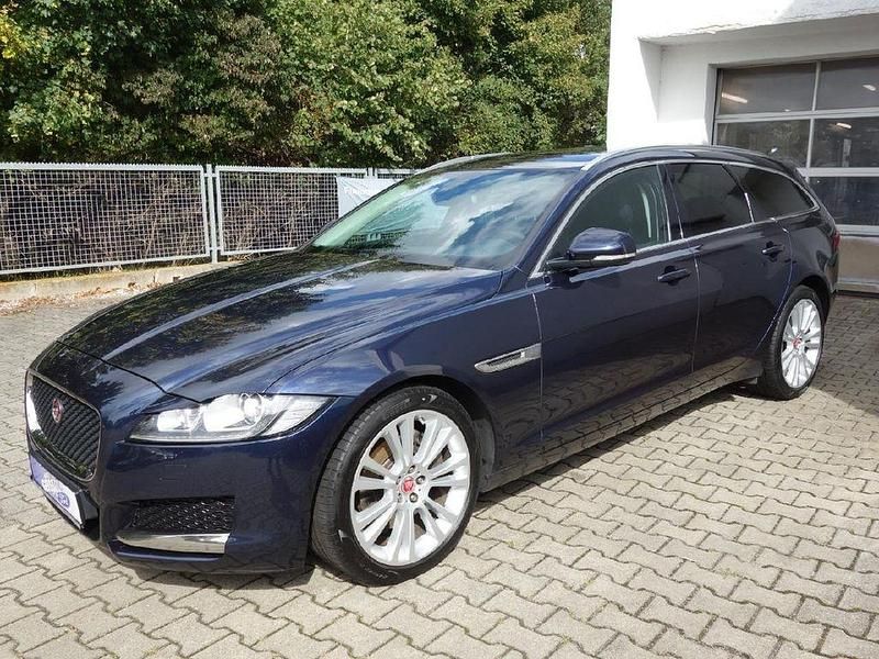 Blau Gebraucht 2017 Jaguar XF Sportbrake Prestige Kombi | 13.990 € (Etwas zu teuer) - Bild 1/4