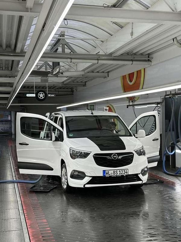 Weiß Gebraucht 2019 Opel Combo Van / Kleinbus | 8.500 € (Superpreis) - Bild 1/4