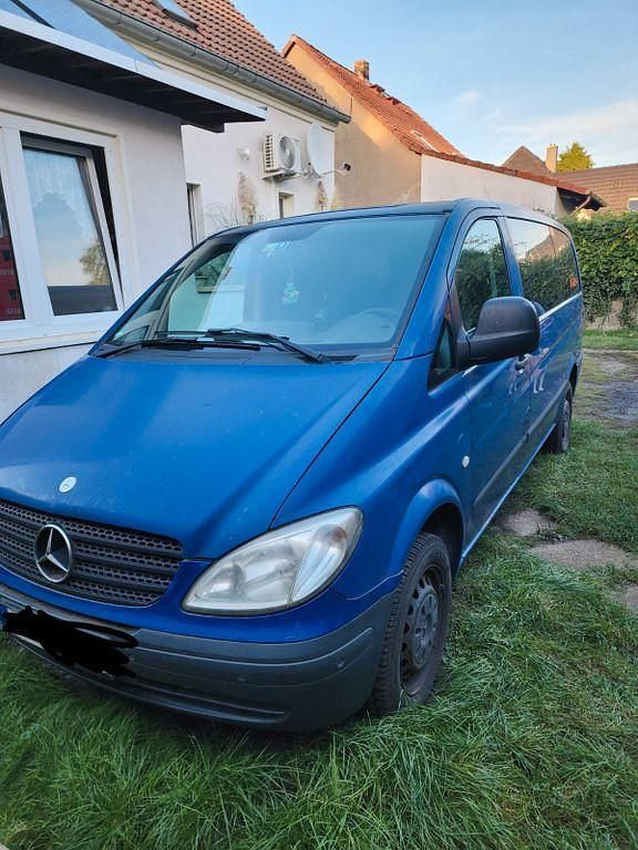 Blau Gebraucht 2008 Mercedes Vito Van / Kleinbus | 6.400 € (Guter Preis) - Bild 1/4
