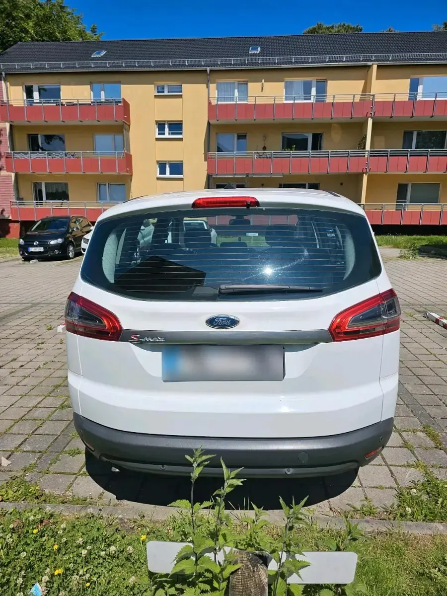 Gebraucht Ford S-MAX S 115 PS (84 kW) 2011 Weiß Van / Kleinbus