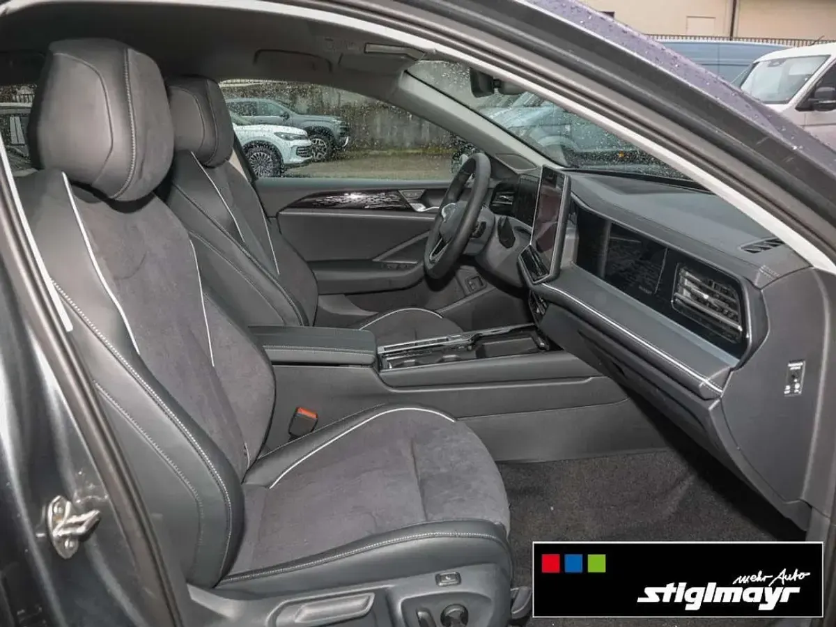 Gebraucht VW Passat Elegance 272 PS (200 kW) 2025 Diabasgrau metallic Kombi