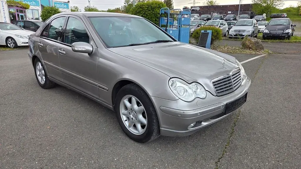 Gebraucht Mercedes C240 Avantgarde 170 PS (125 kW) 2003 Beige Limousine
