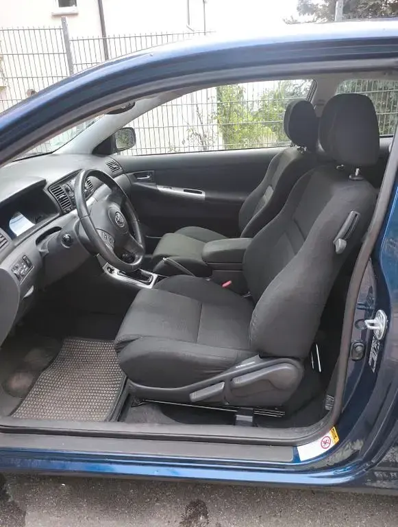 Gebraucht Toyota Corolla 110 PS (80 kW) 2004 Blau Limousine