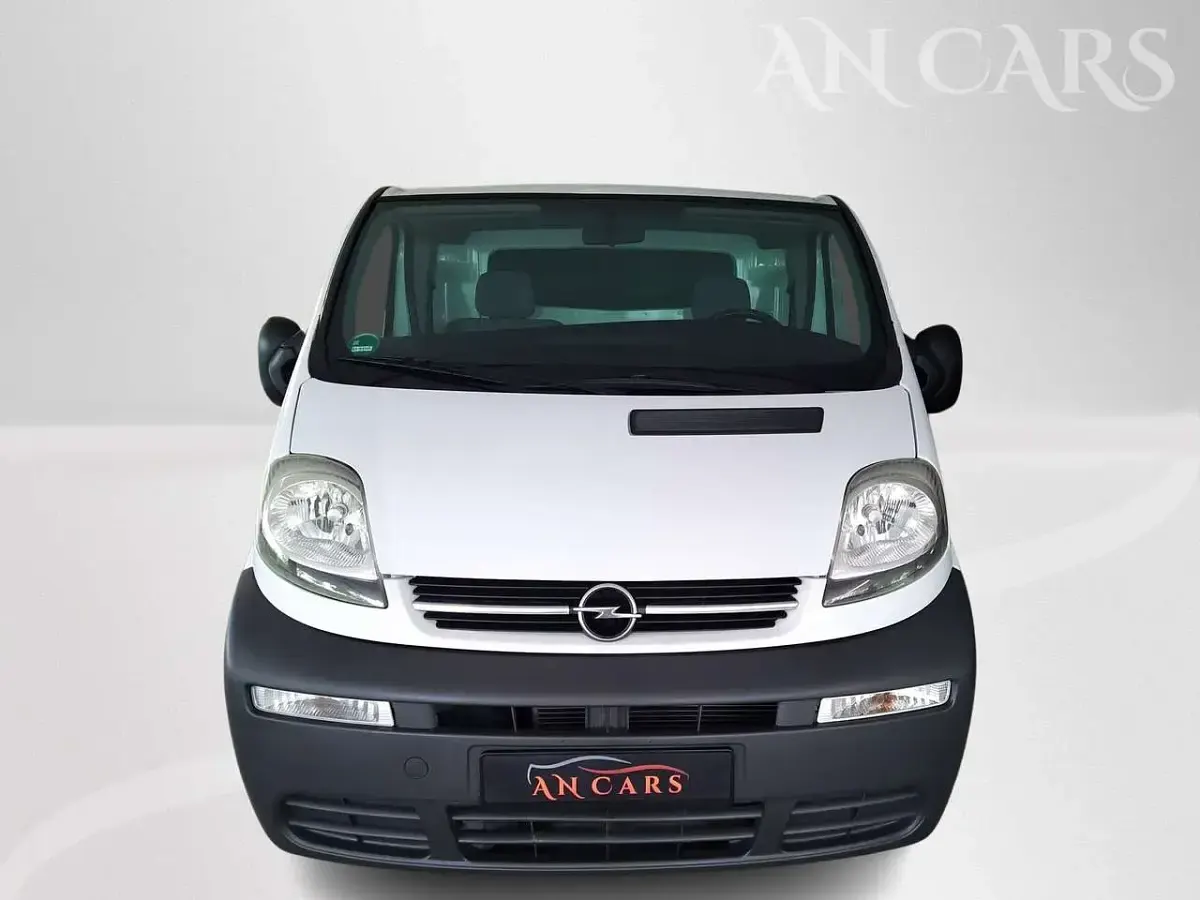 Gebraucht Opel Vivaro 120 PS (88 kW) 2005 Casablanca/arctic/eis weiss Van / Kleinbus