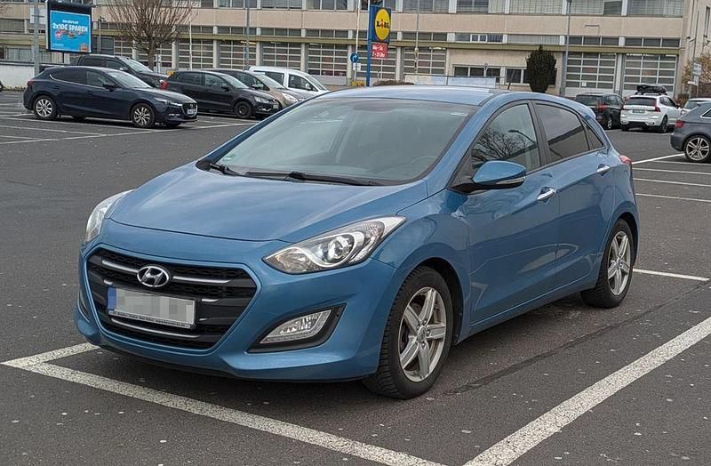 Gebraucht Hyundai i30 Style 110 PS (80 kW) 2013 Blau Limousine