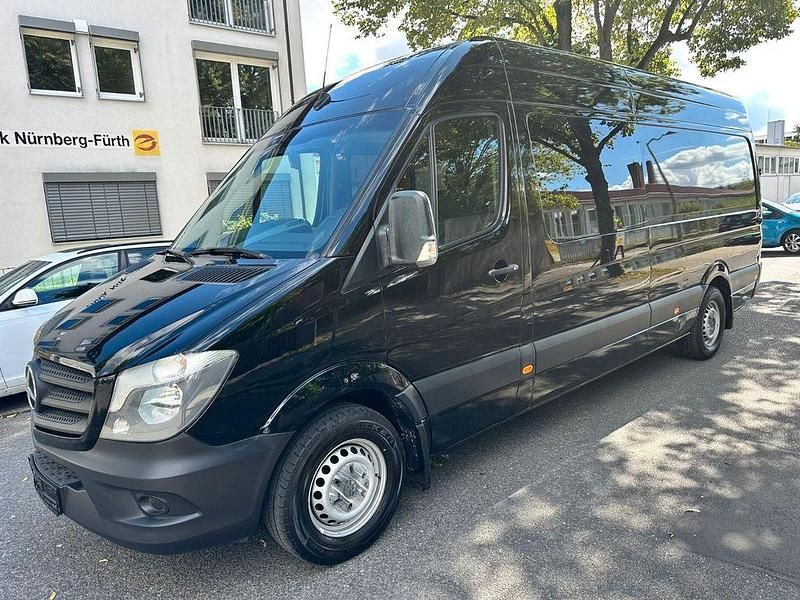 Schwarz Gebraucht 2018 Mercedes Sprinter Van | 9.900 € - Bild 1/4