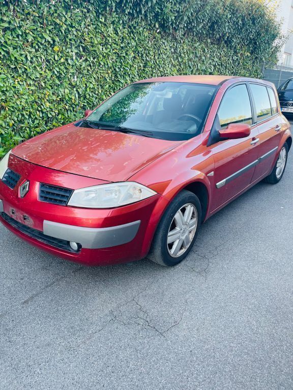 Rot Gebraucht 2005 Renault Mégane II Limousine | 900 € (Superpreis) - Bild 1/4