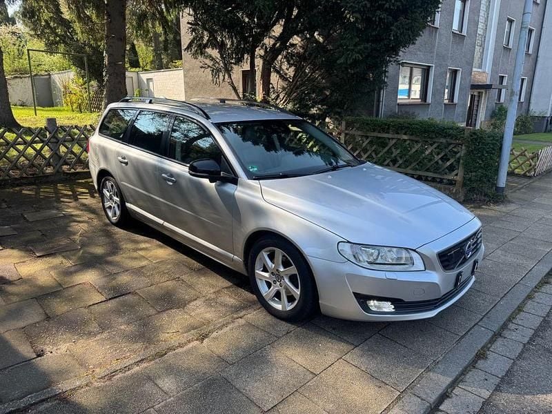 Gebraucht Volvo V70 181 PS (133 kW) 2014 Silber Kombi