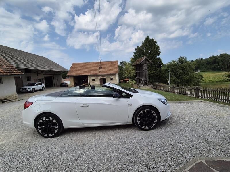 Weiß Gebraucht 2019 Opel Cascada Cabrio | 17.900 € (Fairer Preis) - Bild 1/4