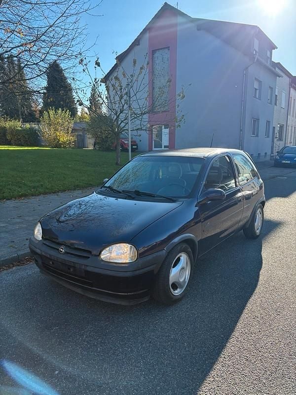 Blau Gebraucht 1996 Opel Corsa Kleinwagen | 1.450 € (Fairer Preis) - Bild 1/4