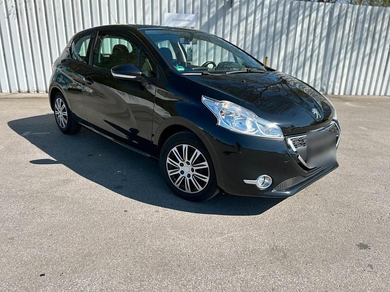 Schwarz Gebraucht 2013 Peugeot 208 Kleinwagen | 3.500 € (Fairer Preis) - Bild 1/4