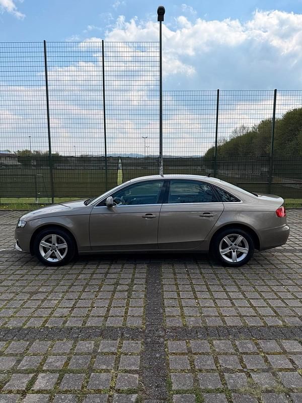 Gebraucht Audi A4 160 PS (117 kW) 2008 Gold Limousine