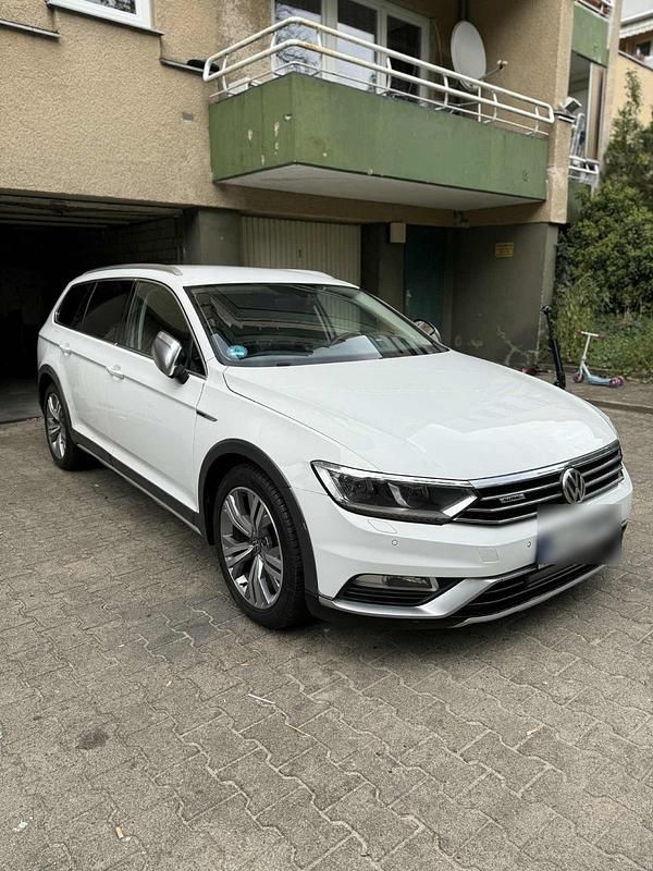 Weiß Gebraucht 2017 VW Passat Alltrack Kombi | 12.800 € (Superpreis) - Bild 1/4
