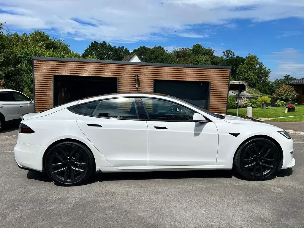 Gebraucht Tesla Model S Plaid 759 kW (1033 PS) 2023 Weiß Kleinwagen