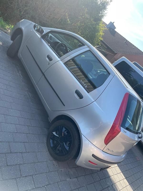 Silber Gebraucht 2004 Fiat Punto Kleinwagen | 970 € (Fairer Preis) - Bild 1/4