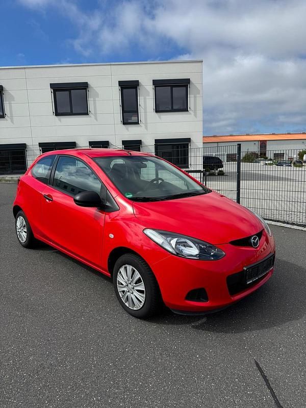 Rot Gebraucht 2010 Mazda 2 Kleinwagen | 2.699 € (Fairer Preis) - Bild 1/4