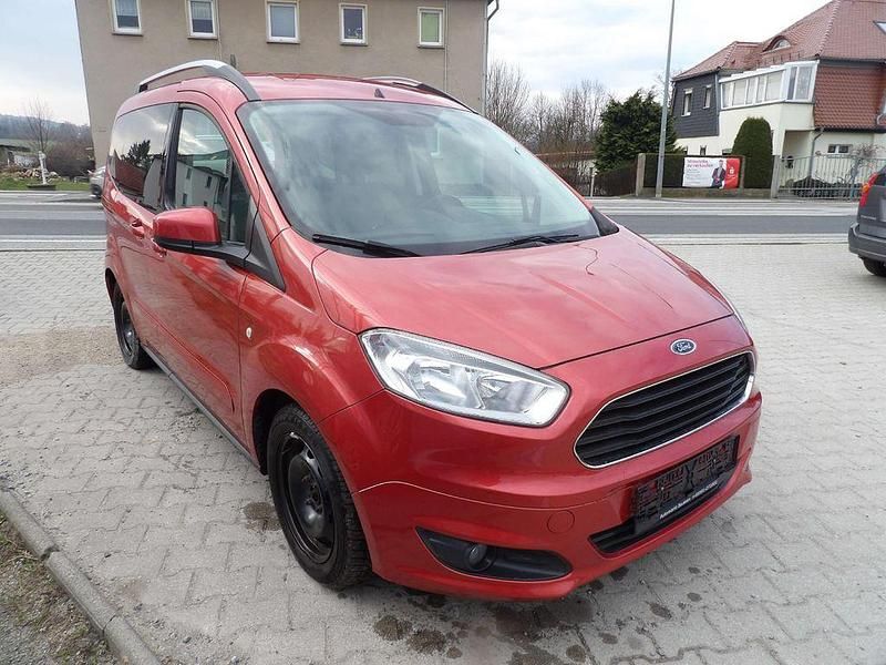 Gebraucht Ford Tourneo Courier Titanium 101 PS (74 kW) 2014 Orange Van / Kleinbus
