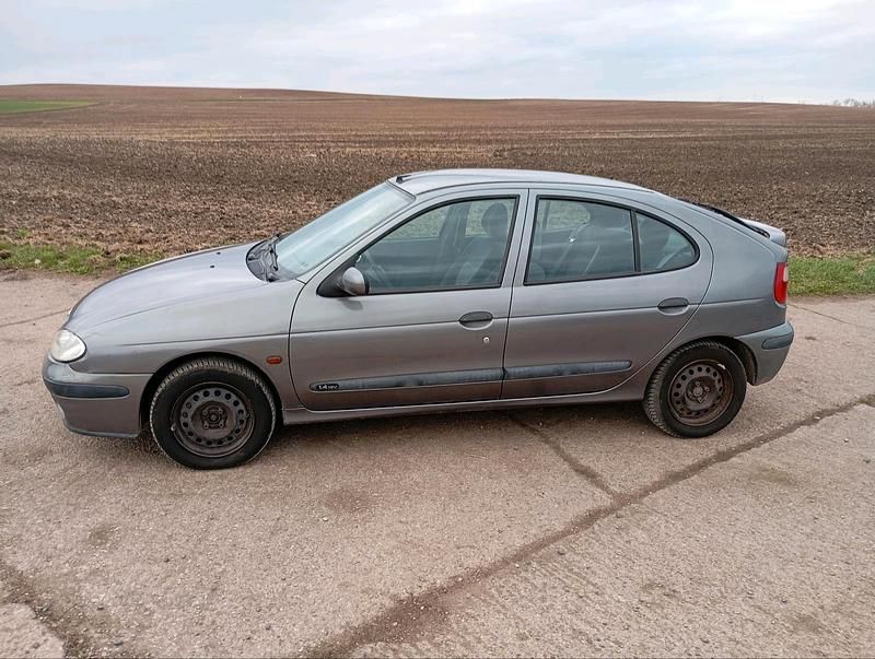 Gebraucht Renault Mégane II 75 PS (55 kW) 2002 Grau Limousine