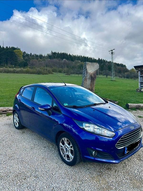 Gebraucht Ford Fiesta SYNC Edition 95 PS (69 kW) 2014 Blau Kleinwagen