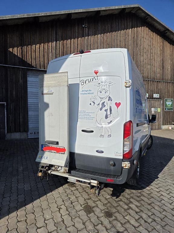 Second-hand Ford Transit 170 CP (125 kW) 2018 Alb Monovolum