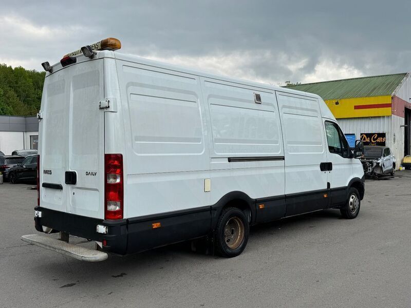 Gebraucht Iveco Daily 170 PS (125 kW) 2014 Weiß Limousine