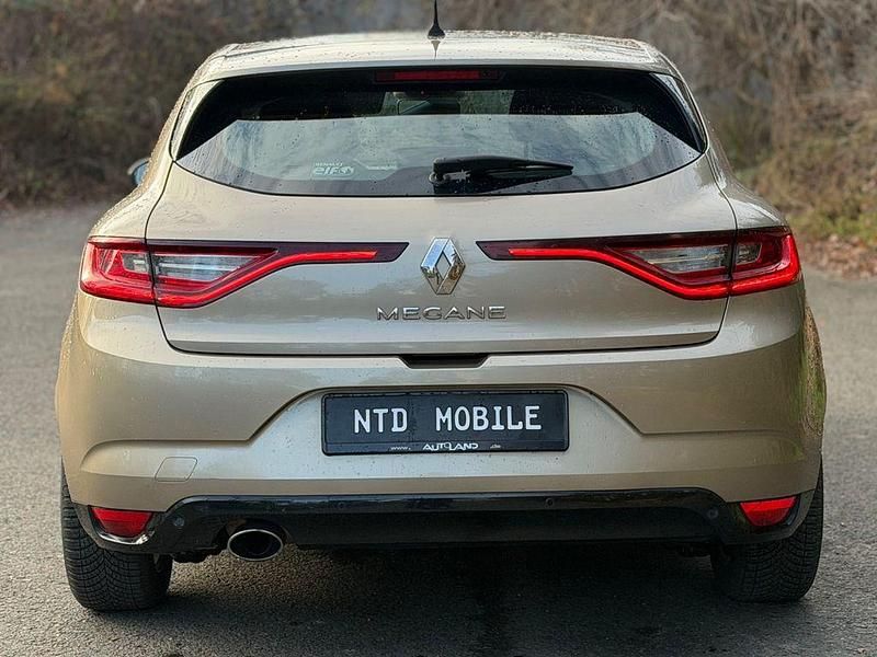 Gebraucht Renault Mégane IV Intens 132 PS (97 kW) 2016 Beige Limousine