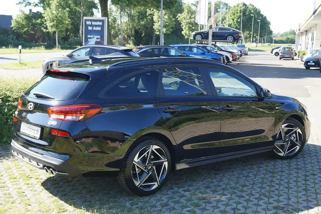 Neu Hyundai i30 N Line 150 PS (110 kW) 2026 Schwarz Kombi