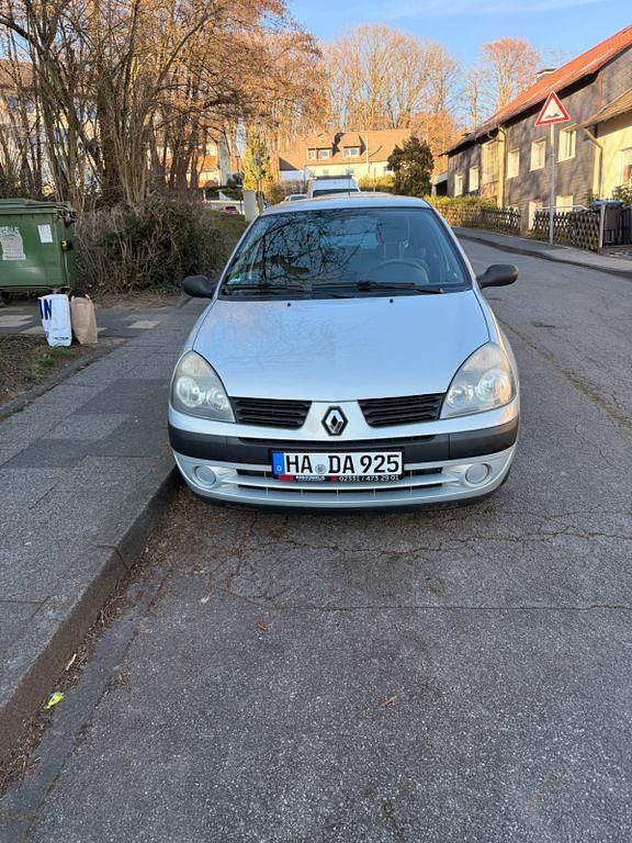Gebraucht Renault Clio II 75 PS (55 kW) 2004 Silber Limousine