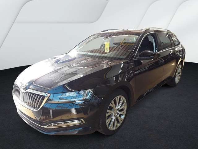 Schwarzmagic perleffekt Gebraucht 2023 Skoda Superb Style Kombi | 31.985 € - Bild 1/3
