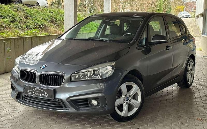 Gebraucht BMW 218 Advantage 136 PS (100 kW) 2017 Mineralgrau metallic Van / Kleinbus