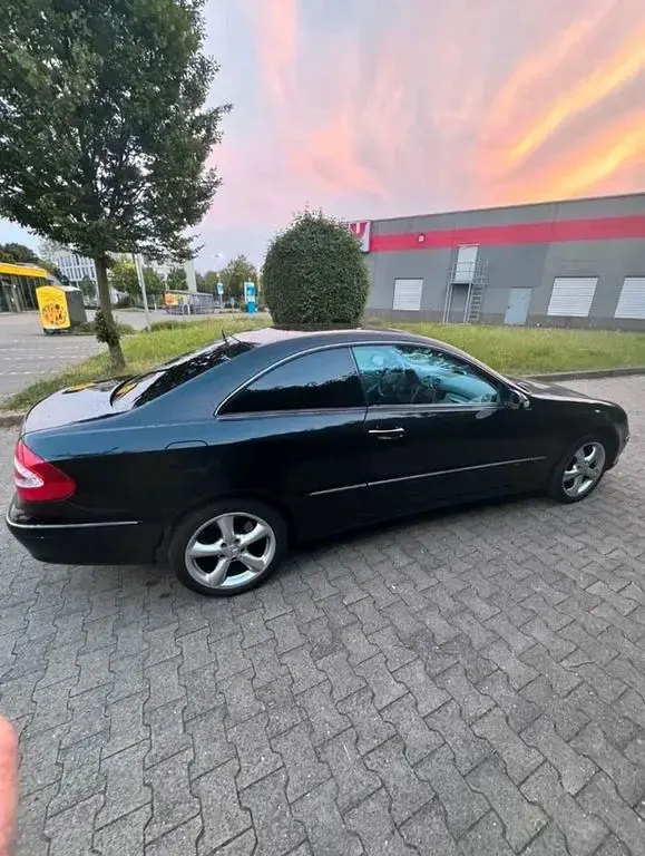 Gebraucht Mercedes CLK240 Avantgarde 170 PS (125 kW) 2003 Schwarz Coupé