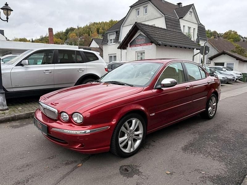 Gebraucht Jaguar X-type Executive 196 PS (144 kW) 2007 Rot Limousine