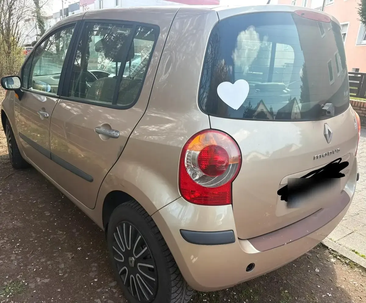 Używany Renault Modus 75 KM (55 kW) 2005 Złoty Minivan