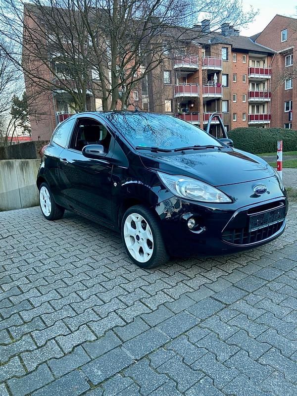 Gebraucht Ford Ka Individual 69 PS (50 kW) 2011 Schwarz Kleinwagen