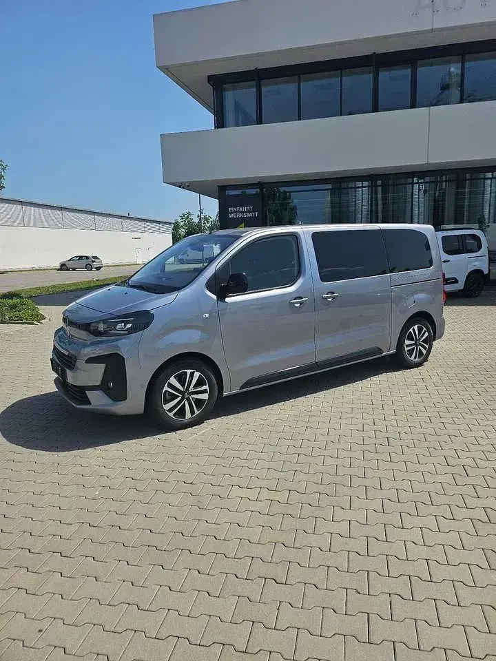 Używany Citroën Spacetourer 179 KM (131 kW) 2026 Szary Minivan