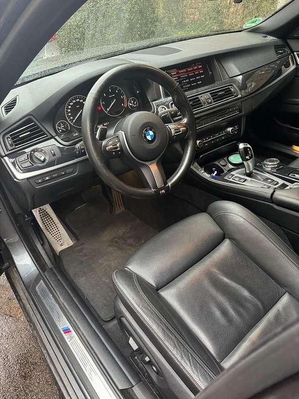 Gebraucht BMW 520 M Sport 190 PS (139 kW) 2016 Grau Limousine