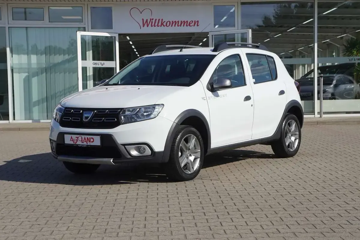 Gebraucht Dacia Sandero Essentiel 90 PS (66 kW) 2019 Weiß Kleinwagen