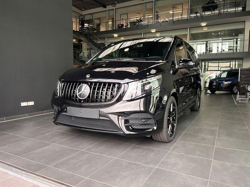 Schwarz Gebraucht 2023 Mercedes V300 Avantgarde Van / Kleinbus | 69.000 € (Teuer) - Bild 1/4