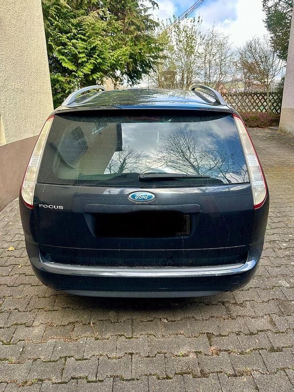 Używany Ford Focus 116 KM (85 kW) 2009 Czarny Kombi